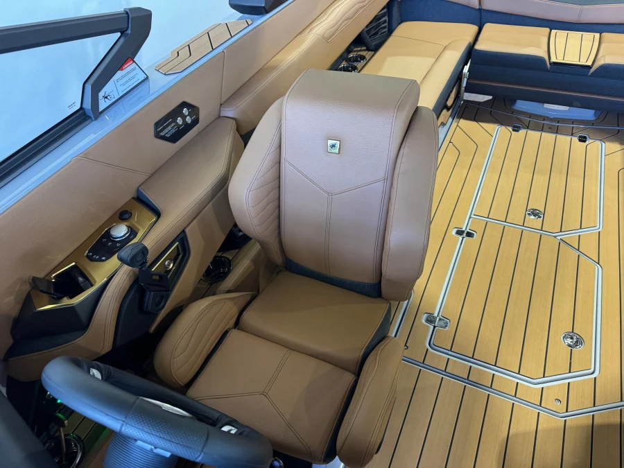 2027-nautique-g25-144213-image21