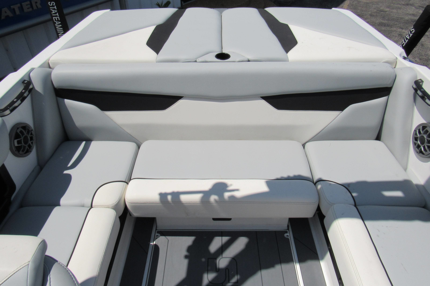 2021 Axis A20