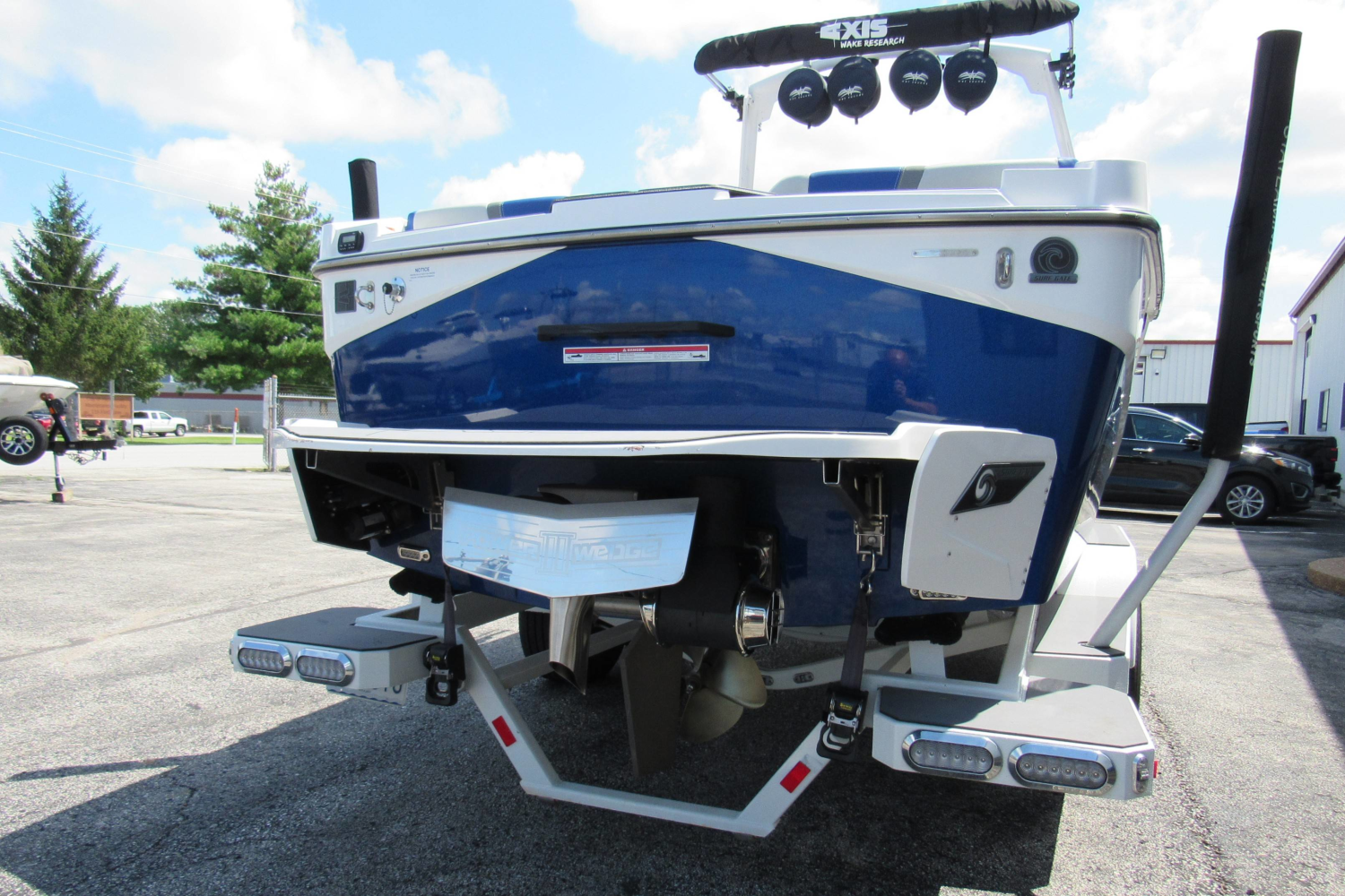 2023 Axis T250
