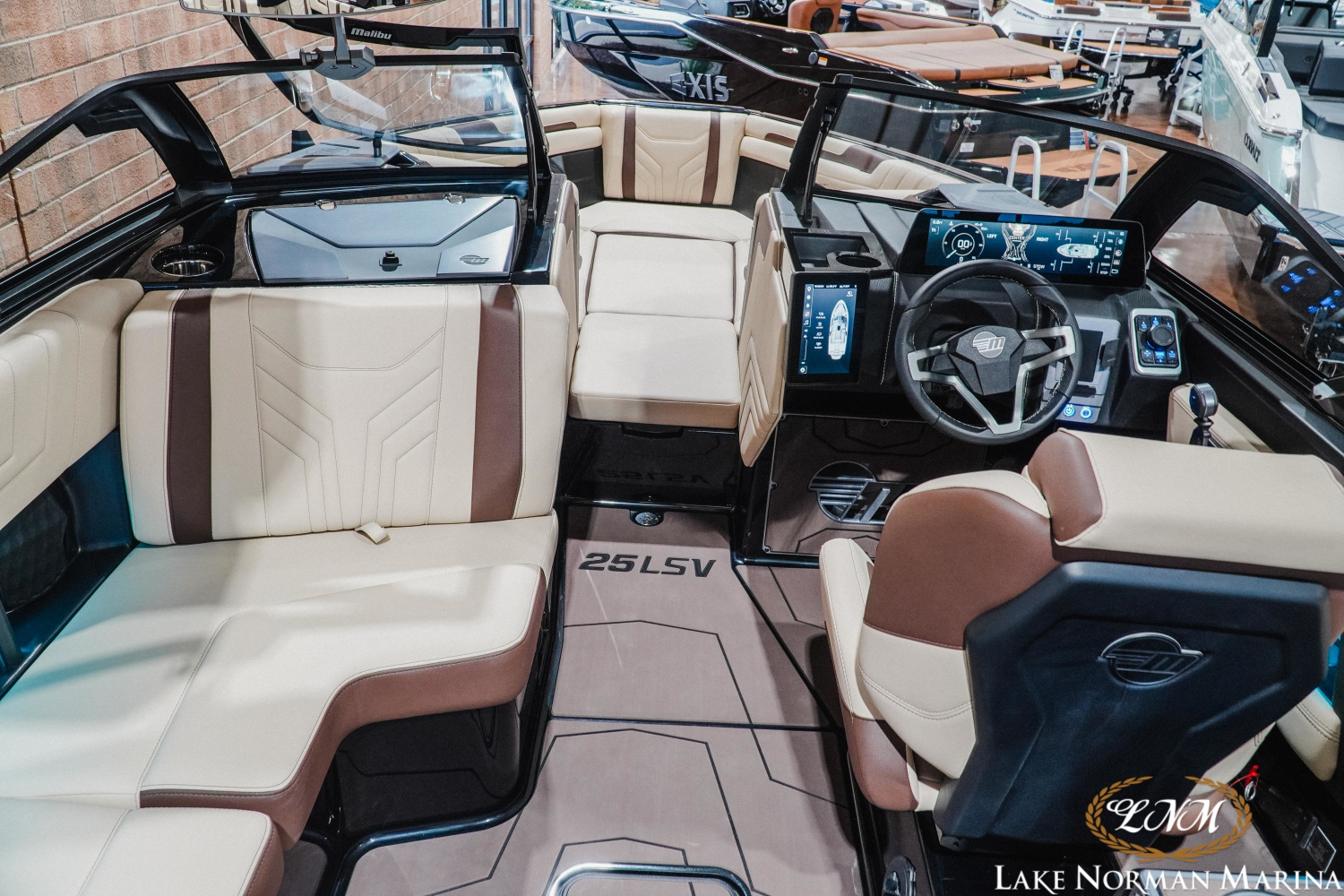 2027 Malibu 25 LSV