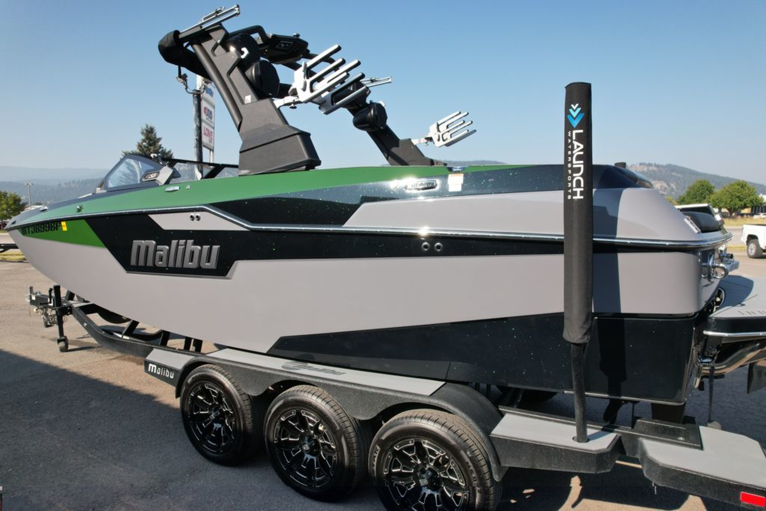 2022 Malibu Boats M240