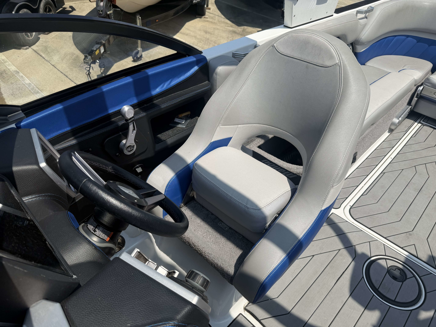 2018 Malibu 25 LSV