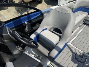2018-malibu-wakesetter-25-lsv-144237-image12