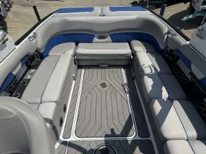 2018-malibu-wakesetter-25-lsv-144237-image20