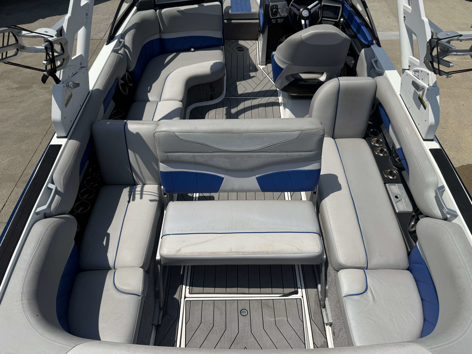 2018 Malibu 25 LSV