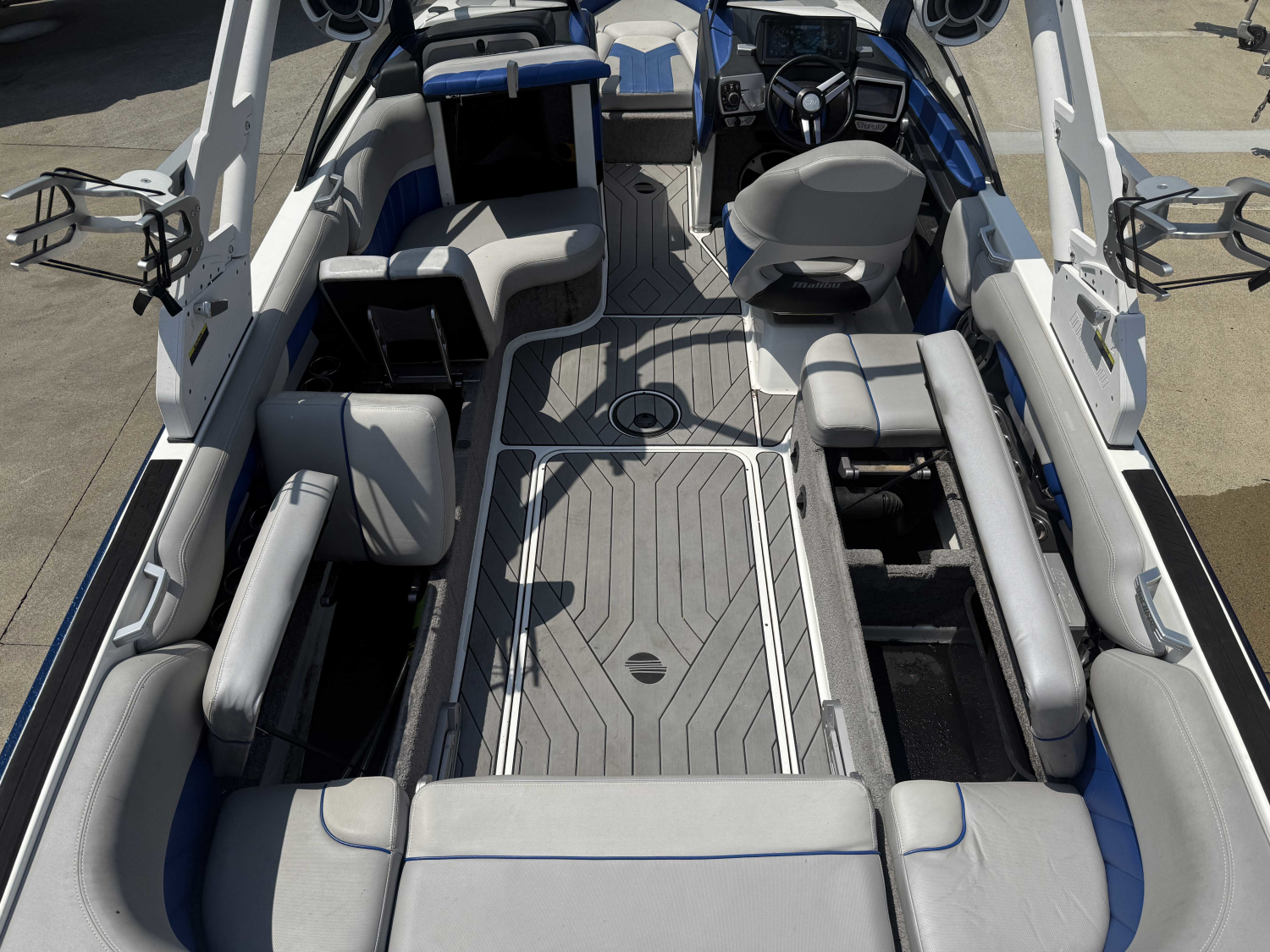 2018 Malibu 25 LSV