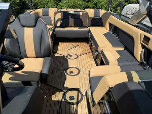 2021-mastercraft-x24-144238-image10
