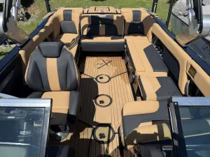 2021-mastercraft-x24-144238-image11