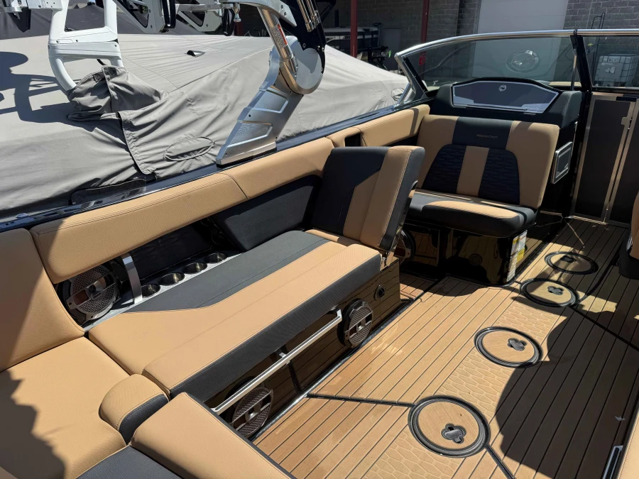 2021-mastercraft-x24-144238-image24
