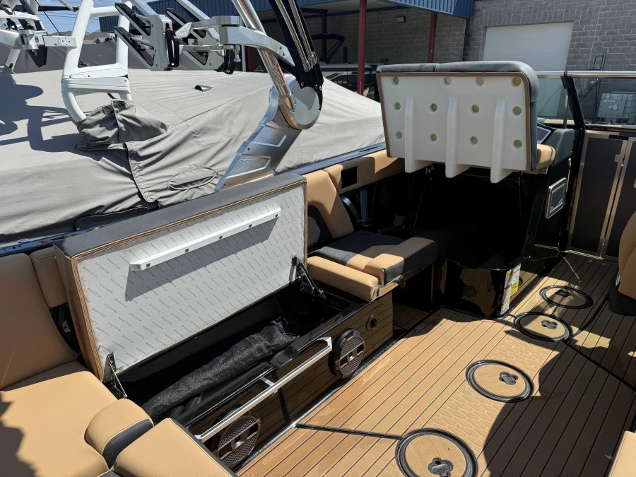 2021-mastercraft-x24-144238-image25