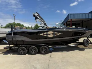 2021-mastercraft-x24-144238-image5