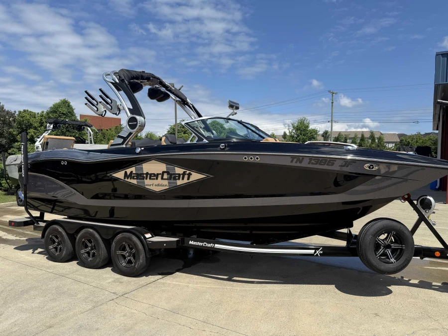 2021-mastercraft-x24-144238-image6