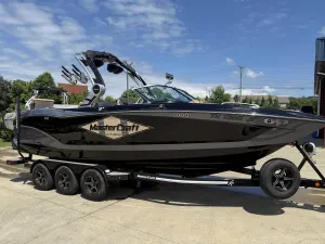 2021-mastercraft-x24-144238-image6