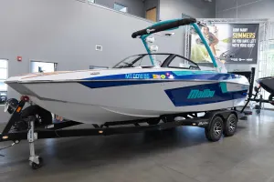 2023-malibu--wakesetter-23-mxz-144240-image2