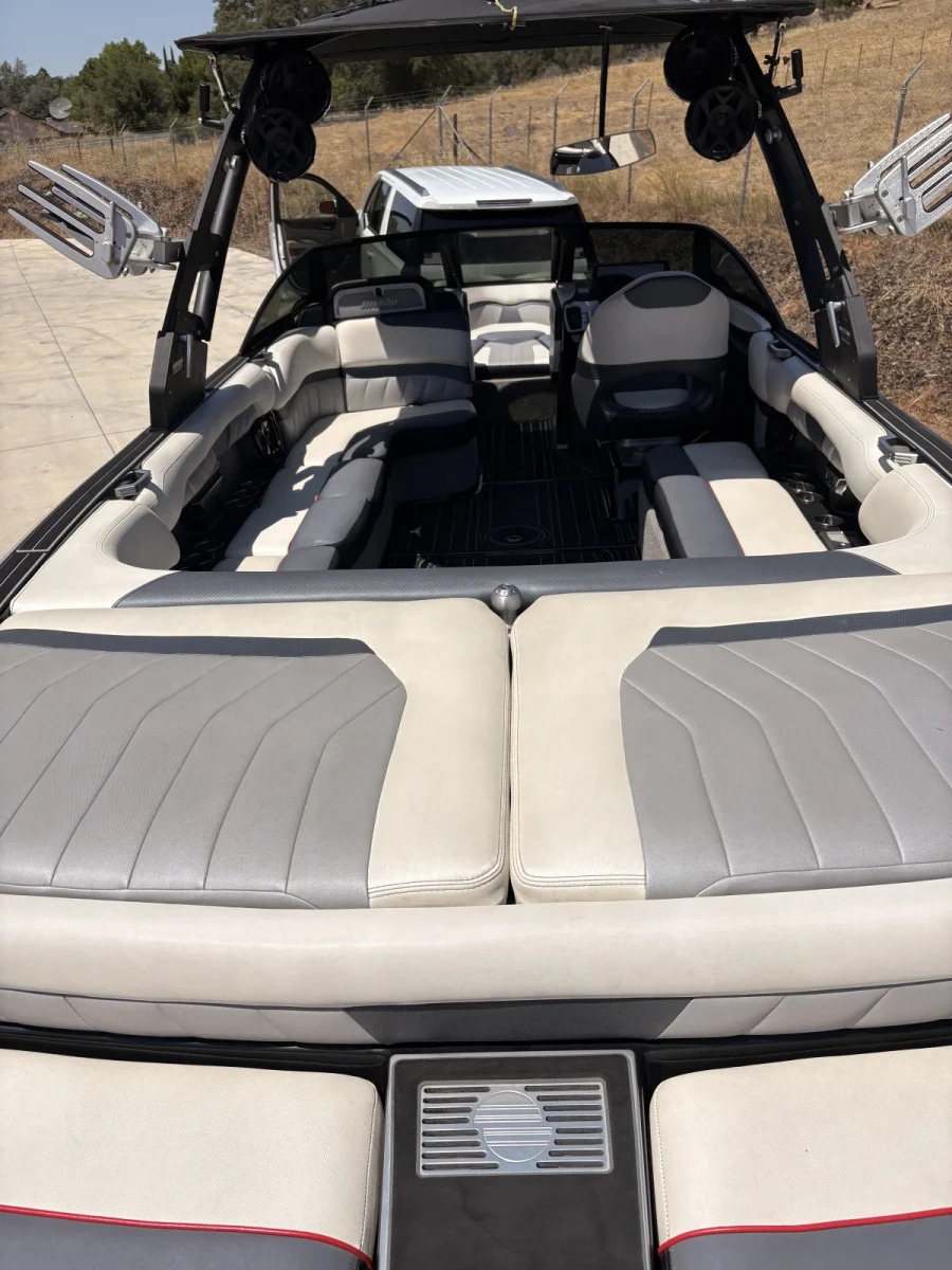 2017-malibu-wakesetter-25-lsv-144300-image10.webp