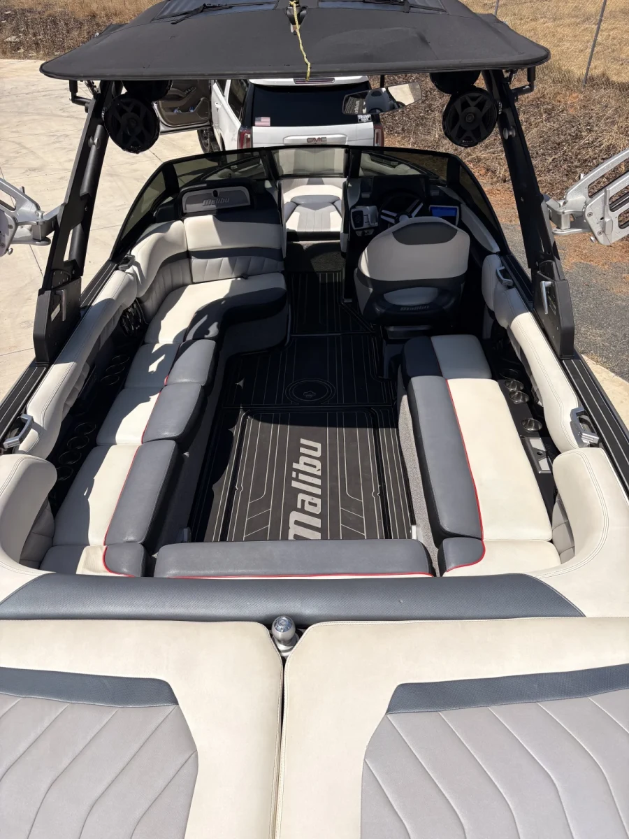 2017-malibu-wakesetter-25-lsv-144300-image7.webp