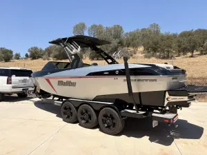 2017-malibu-wakesetter-25-lsv-144300-image8.webp