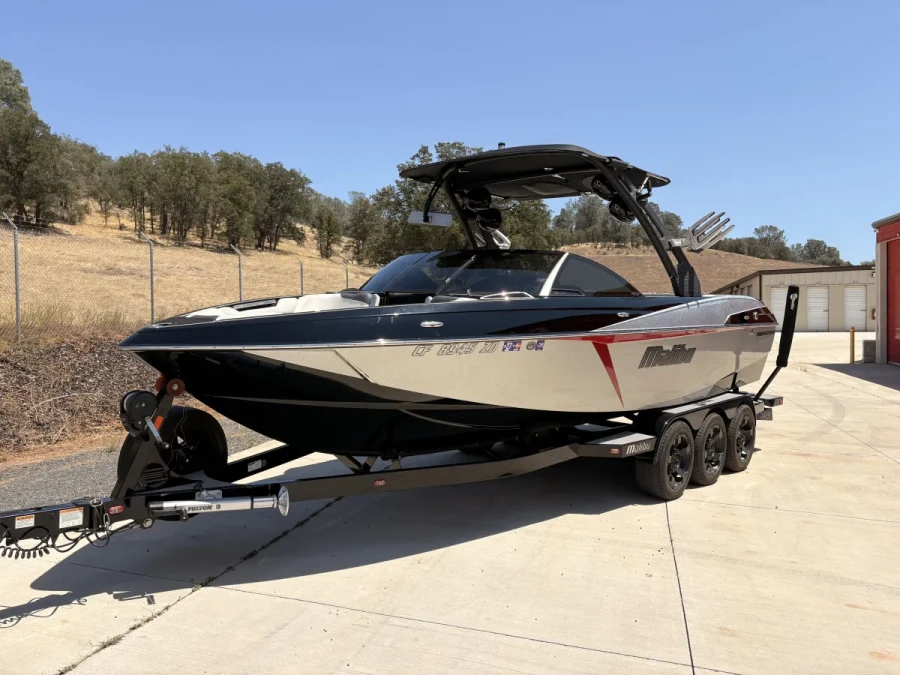 2017-malibu-wakesetter-25-lsv-144300-image9.webp