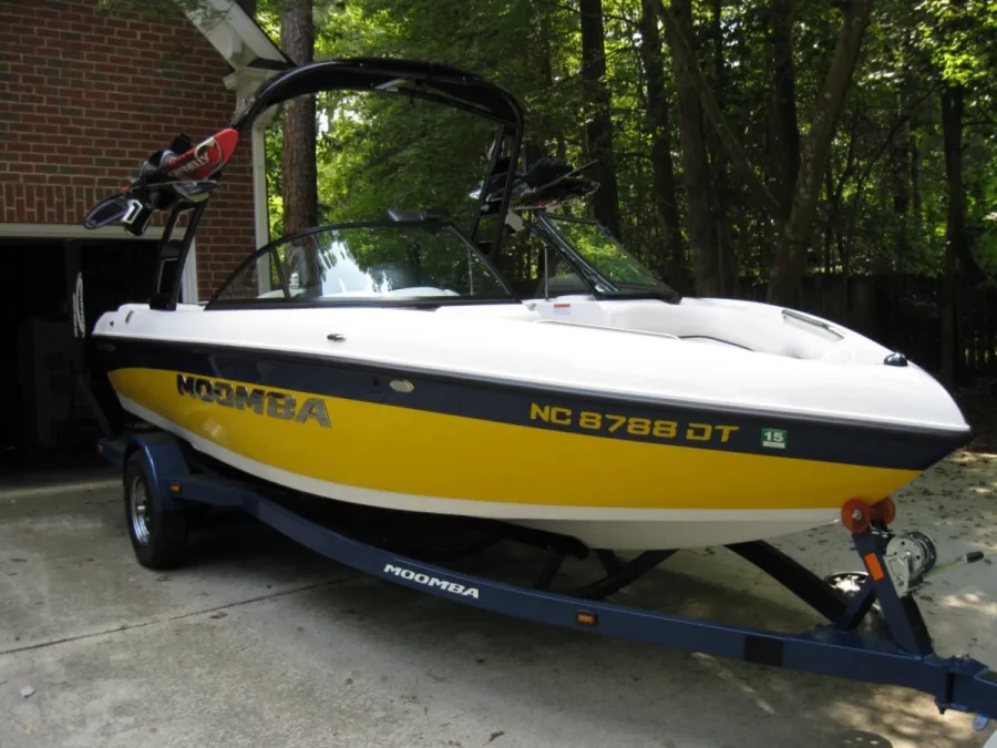 2012-moomba-outback-v-144321-image4.webp