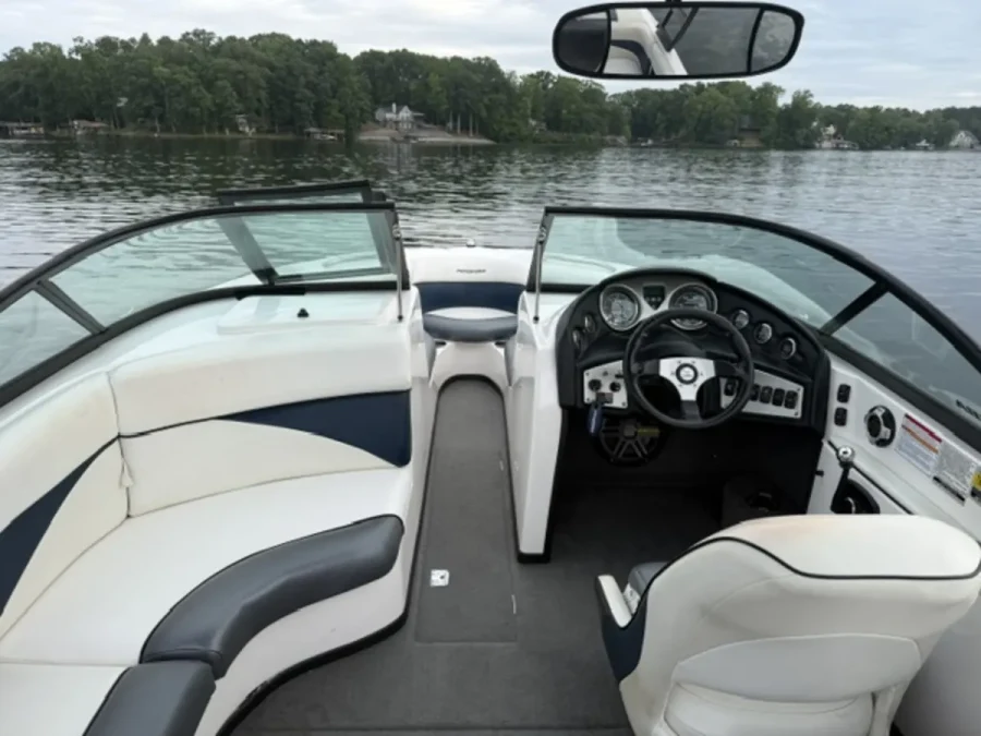2012-moomba-outback-v-144321-image5.webp