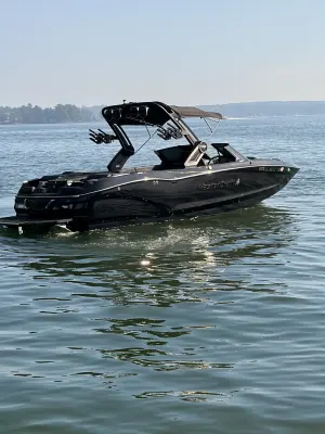 2025-mastercraft-x24-144322-image0.webp