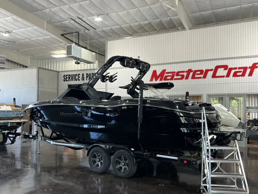 2025-mastercraft-x24-144322-image3.webp