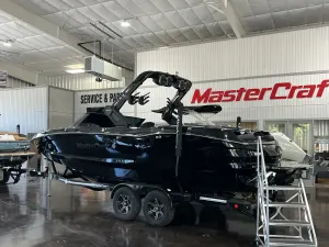 2025-mastercraft-x24-144322-image3.webp