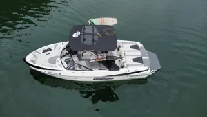 2017 Malibu Boats Wakesetter VLX 21 Icon