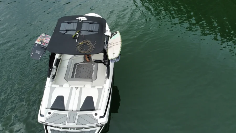 2017-malibu-wakesetter-vlx-144328-image9.webp