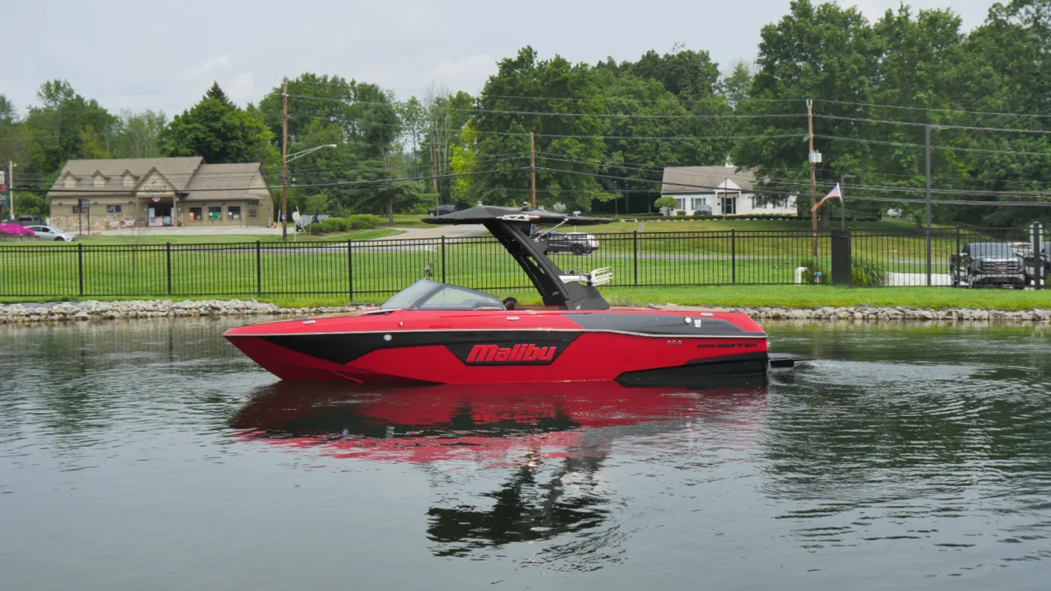 2023 Malibu 23 LSV