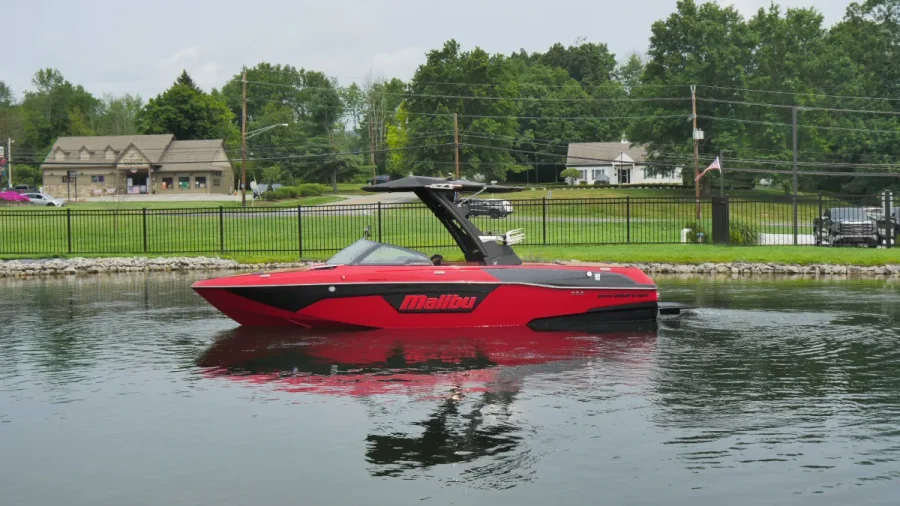 2023-malibu-wakesetter-23-lsv-144330-image1.webp