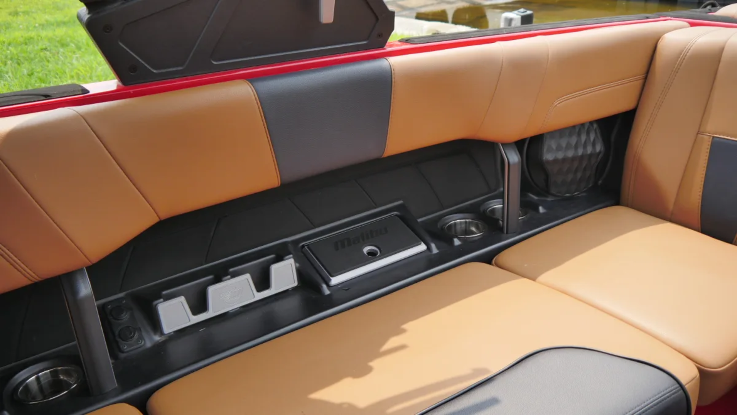 2023 Malibu 23 LSV