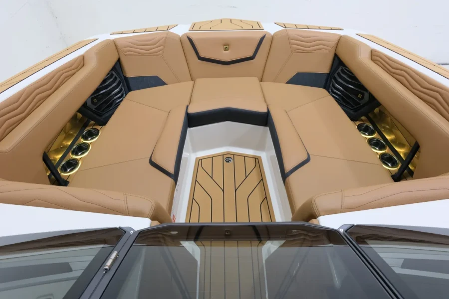 2027-nautique-g23-144339-image12.webp