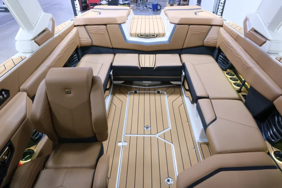 2027-nautique-g23-144339-image13.webp