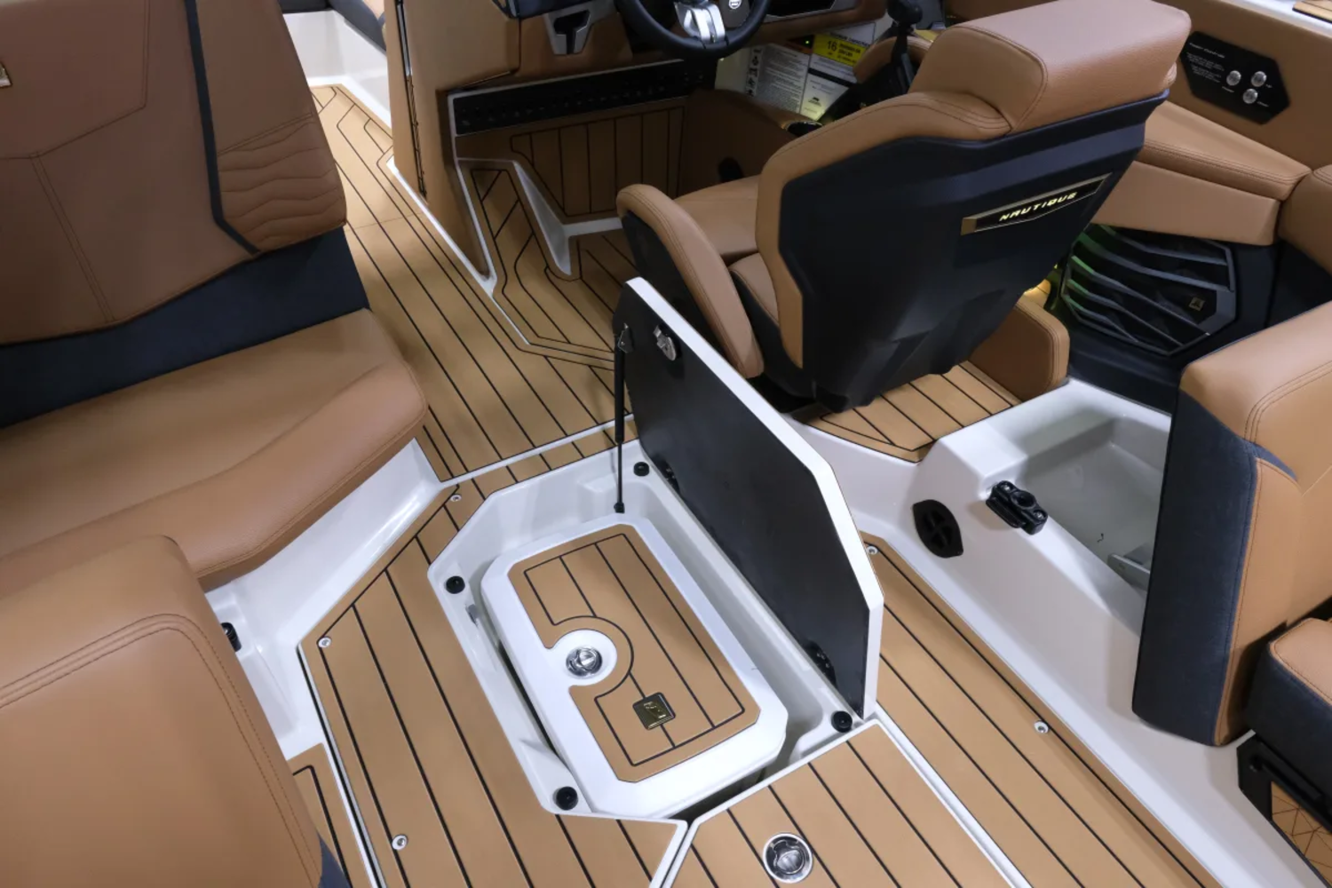 2027 Nautique G23