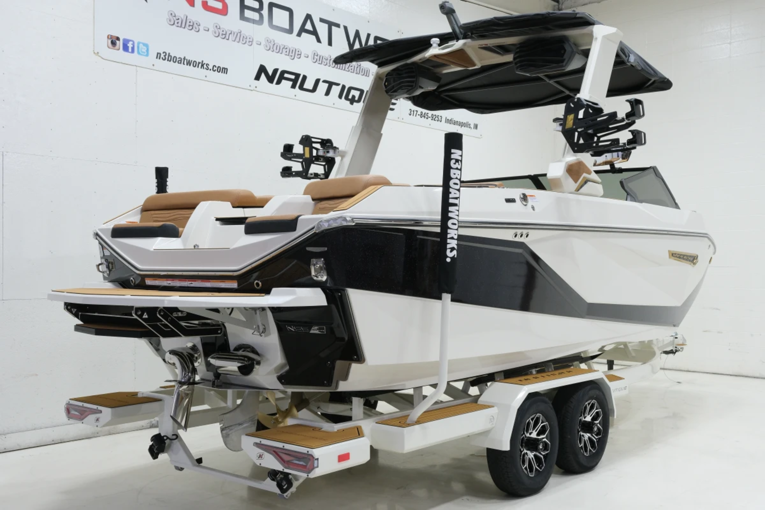 2027 Nautique G23