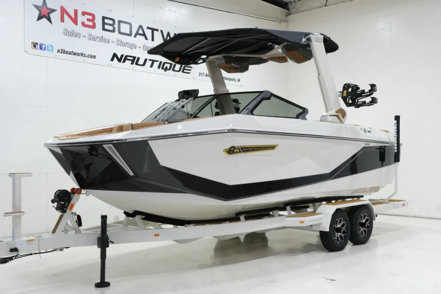 2027-nautique-g23-144339-image5.webp