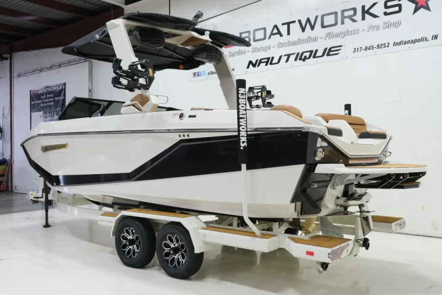 2027-nautique-g23-144339-image6.webp
