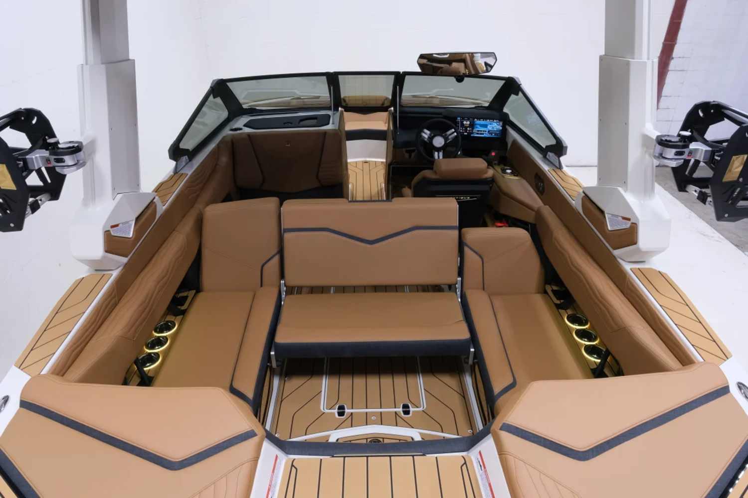 2027 Nautique G23