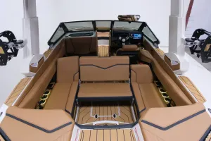 2027-nautique-g23-144339-image8.webp