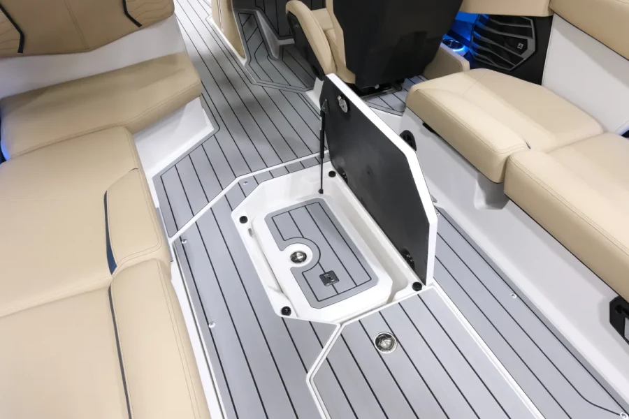 2027-nautique-g25-144340-image16.webp