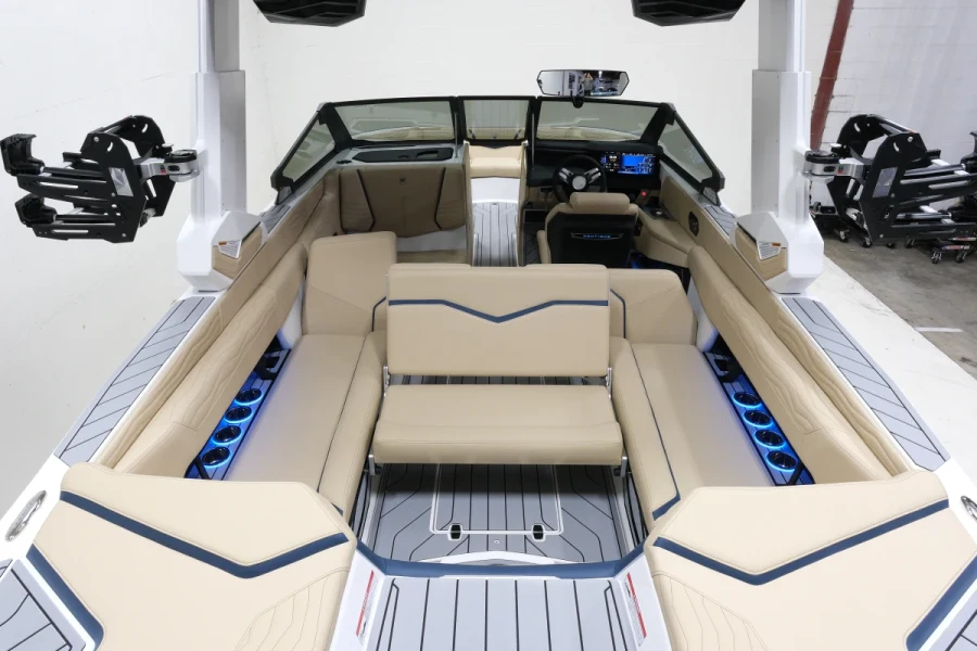 2027-nautique-g25-144340-image8.webp