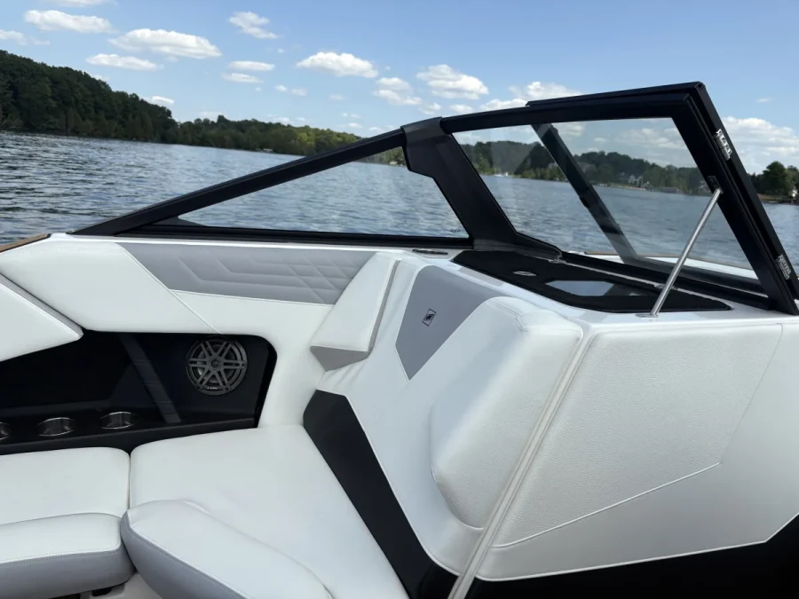 2022-nautique-s21-144351-image10.webp
