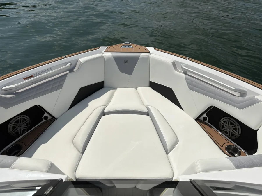2022-nautique-s21-144351-image2.webp