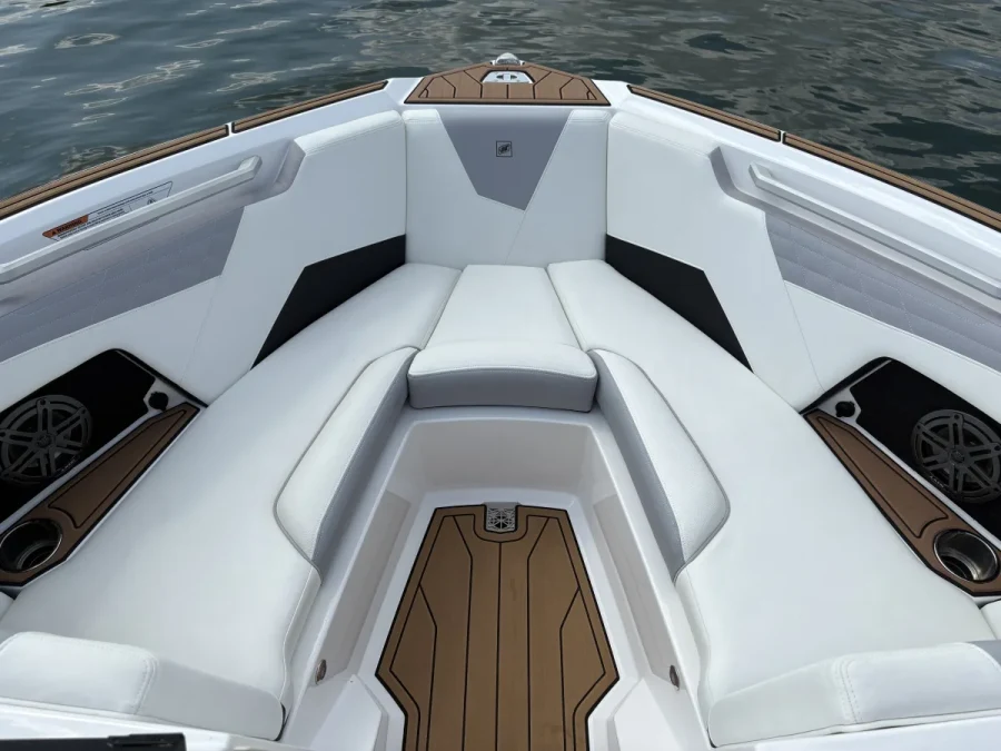 2022-nautique-s21-144351-image5.webp