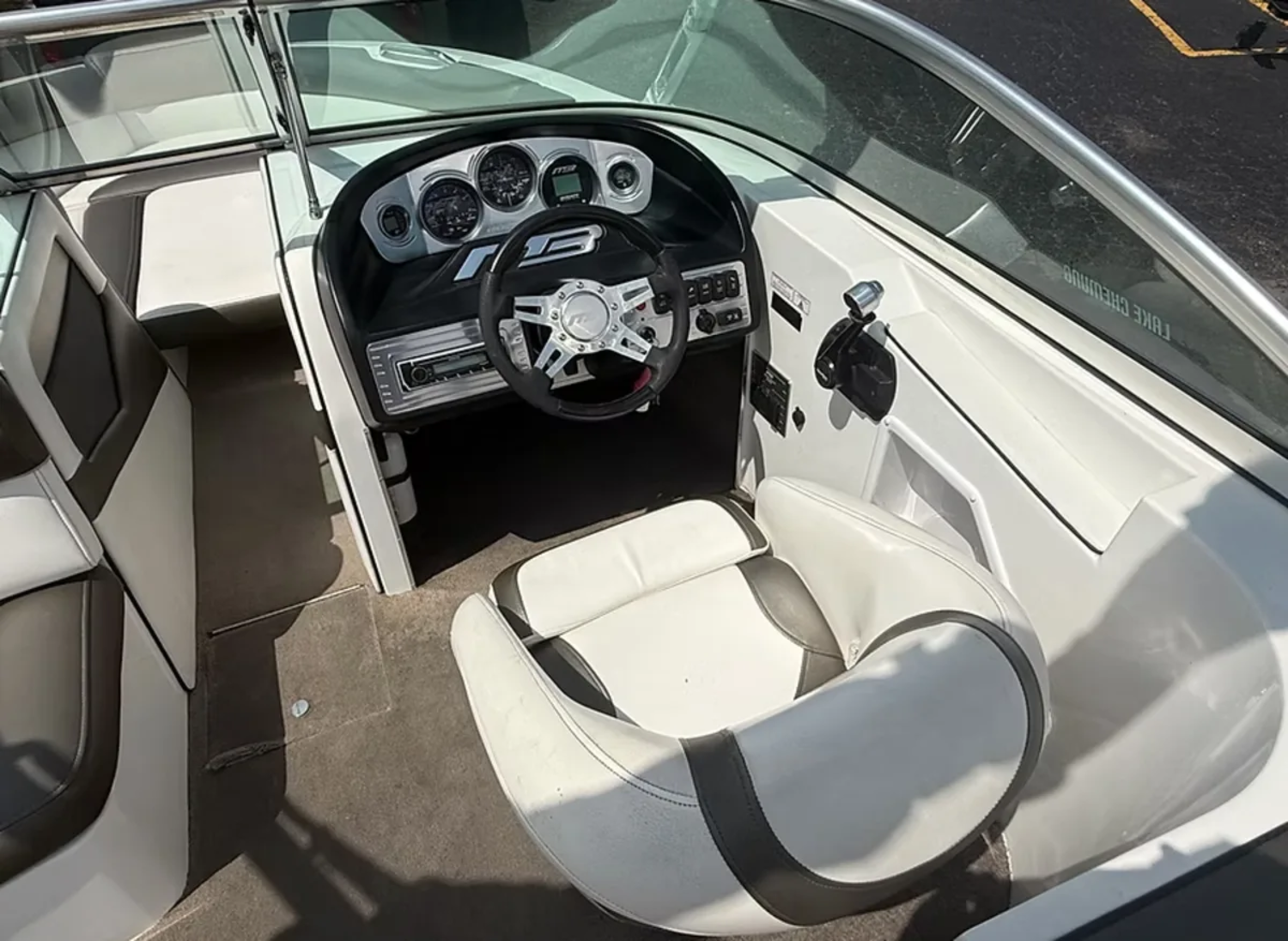 2011 MB B52 V23