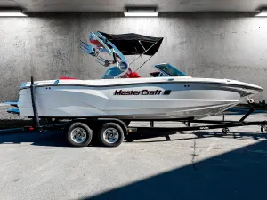 2019-mastercraft-xt23-144358-image0.webp