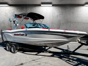 2019-mastercraft-xt23-144358-image1.webp