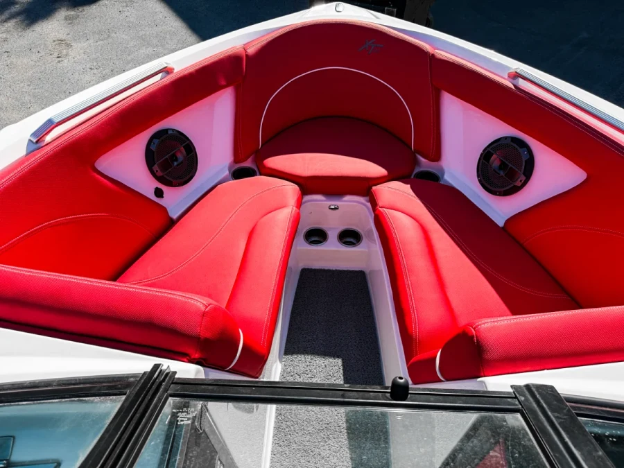 2019-mastercraft-xt23-144358-image13_201350.webp