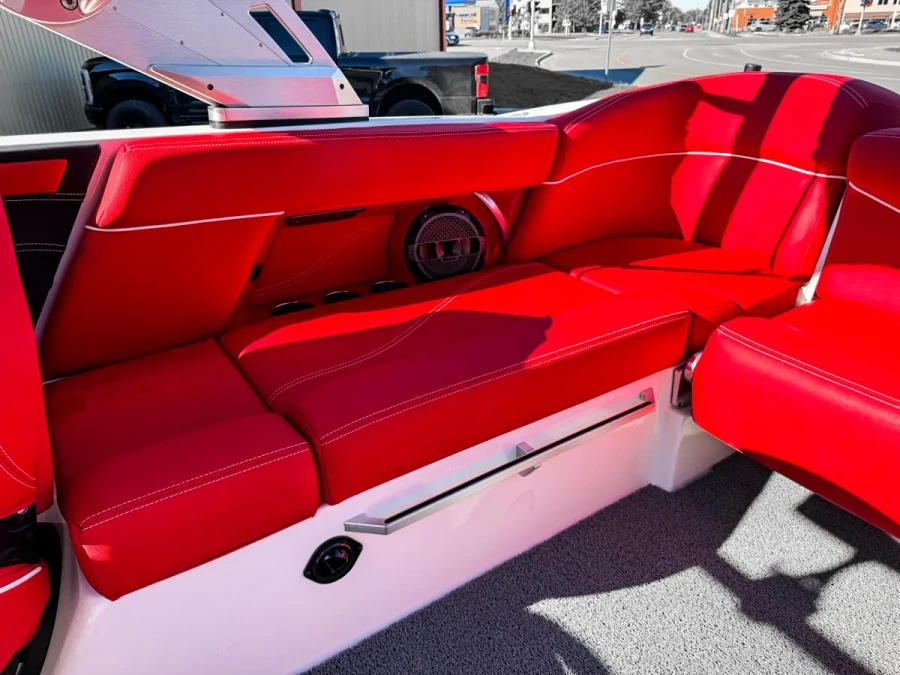 2019-mastercraft-xt23-144358-image14_201351.webp
